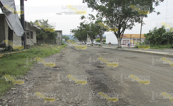 Crece deterioro de importantes calles en Cerro Azul