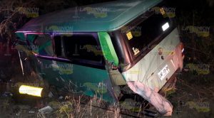 Quedan graves al salirse del camino en la Alazán-Tepetzintla Quedan Graves Al Salirse Camino Alazán Tepetzintla