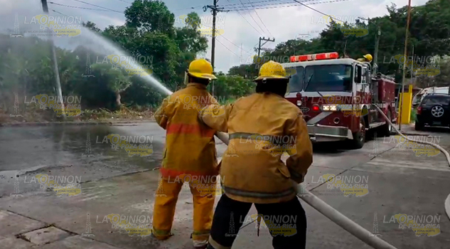 Rehabilita camión de Bomberos en Papantla Rehabilita Camión Bomberos Papantla