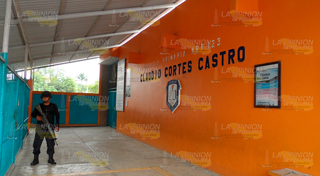 Roban dinero y tubería en escuela primaria de Cerro Azul Roban Dinero Tubería Escuela Primaria Cerro Azul