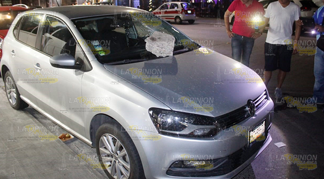 Sujeto desconocido daña automóvil en Poza Rica Sujeto Desconocido Daña Automóvil Poza Rica