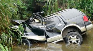Trágica muerte, pierde el control y cae a descargue pluvial Trágica Muerte Pierde Control Cae Descargue Pluvial