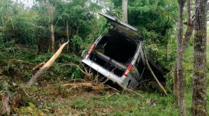 Turistas poblanos se salen de la carretera Tuxpan-Tamiahua Turistas Poblanos Salen Carretera Tuxpan Tamiahua