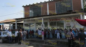 ¡Zafarrancho en asamblea de petroleros en Cerro Azul! Zafarrancho Asamblea Petroleros Cerro Azul