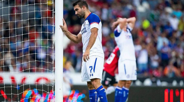 Cruz Azul descarrila y corta racha ganadora contra el Atlas