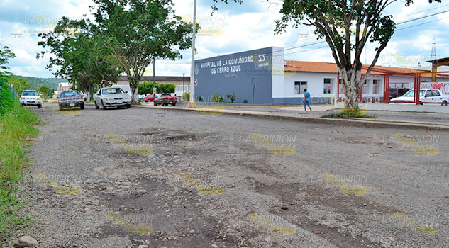 Destrozada la vía de acceso al Hospital de la Comunidad