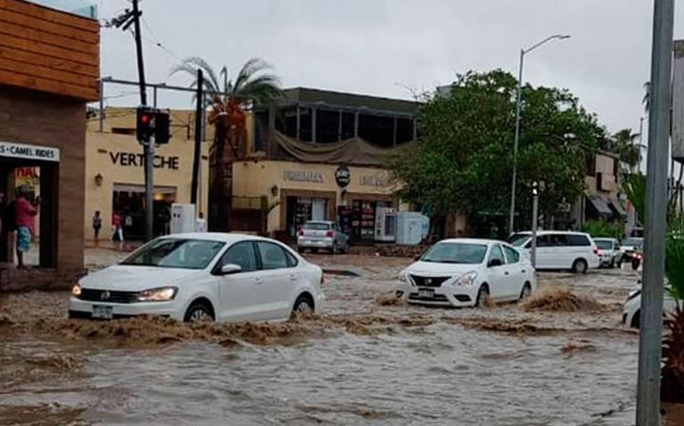 Fuertes lluvias golpean a Baja California Sur por huracán John