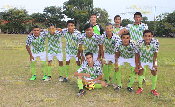 La pandilla Zacate Colorado gana en penales, ya esta en semifinales