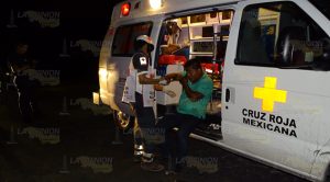 Profesor estampa su motocicleta contra una pipa en Álamo