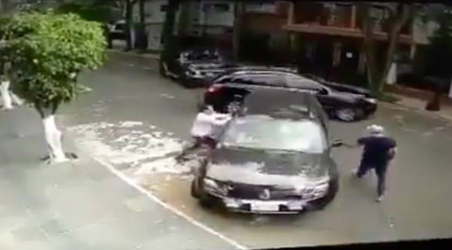 ¡Héroe al volante! Chófer frustra intento de secuestro y atropella al delincuente