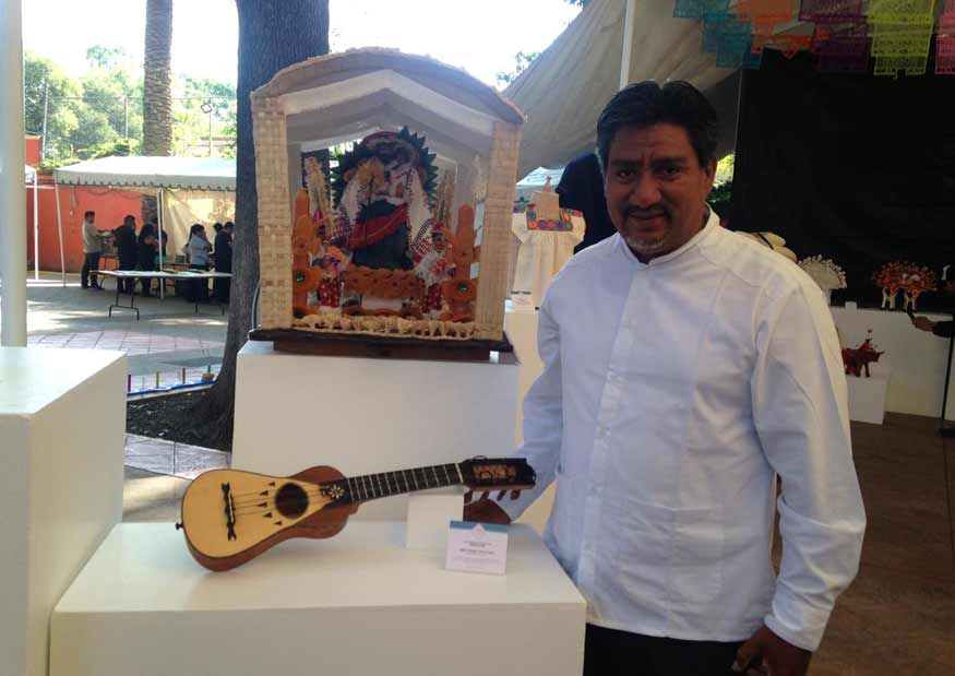 Tlacotalpeño recibe Premio Nacional del Arte Popular 2018