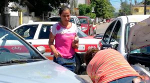 Ama de casa resulta lesionada en choque entre taxi y particular Ama Casa Resulta Lesionada Choque Entre Taxi Particular
