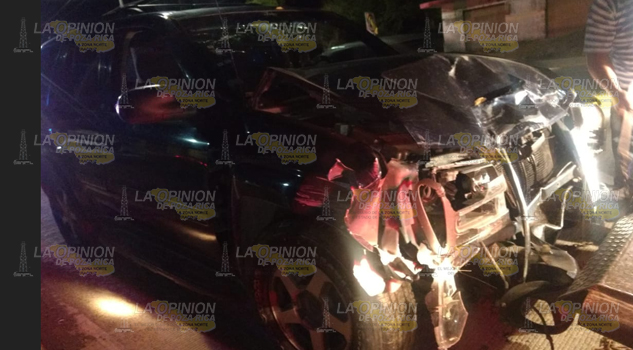 Aparatoso accidente se registró la madrugada de este sábado en Tuxpan