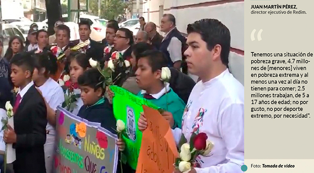 Niños le llevan serenata a AMLO para recordarle que 4.7 millones viven en pobreza extrema