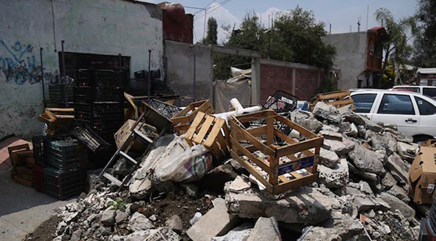 Olvidados. Así ya estaban en San Gregorio antes del sismo. Siguen así hoy, pero ahora sobre ruinas
