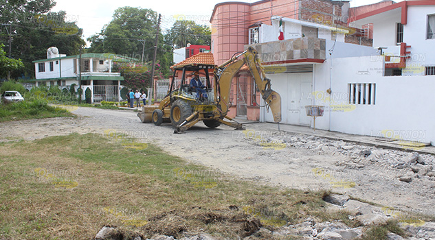 Pleito entre colonos, disputan paso en una calle Pleito Entre Colonos Disputan Paso Calle