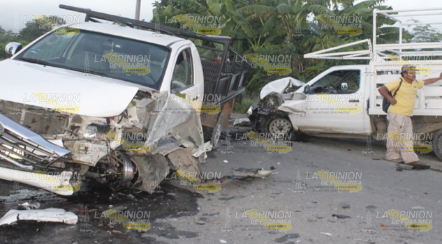 ¡Libran a la muerte! fuerte accidente en Poza Rica - María de la Torre