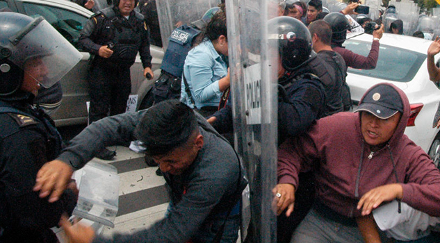 Se enfrentan policías capitalinos con comerciantes de Tepito Se Enfrentan Policías Capitalinos Comerciantes Tepito
