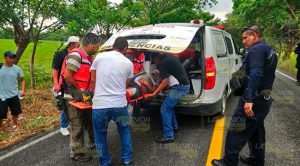 Se salen del camino y chocan contra cerca, 3 lesionados Se Salen Camino Chocan Contra Cerca 3 Lesionados