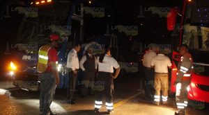 ¡Fatal accidente! en la Tuxpan-Poza Rica, Trailero se impacta contra autobús de pasajeros