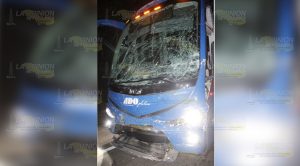 ¡Fatal accidente! en la Tuxpan-Poza Rica, Trailero se impacta contra autobús de pasajeros