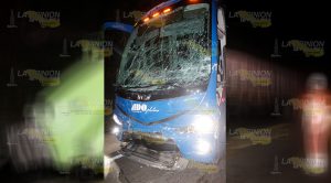 Tráiler embiste autobuses sobre la Tuxpan-Poza Rica Tráiler Embiste Autobuses Sobre Tuxpan Poza Rica