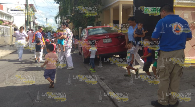 Evacuan a niños del CENDI en Tuxpan