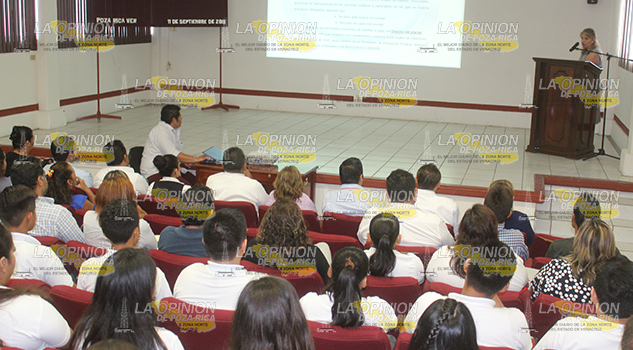 Dejan escuela por falta de recursos en Poza Rica