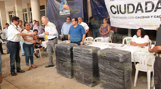 Donan colchones antibacteriales al Hospital General Álamo
