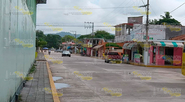 Cierran la ruta Agua Fría - Poza Rica