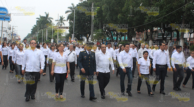 Magna parada cívica-militar