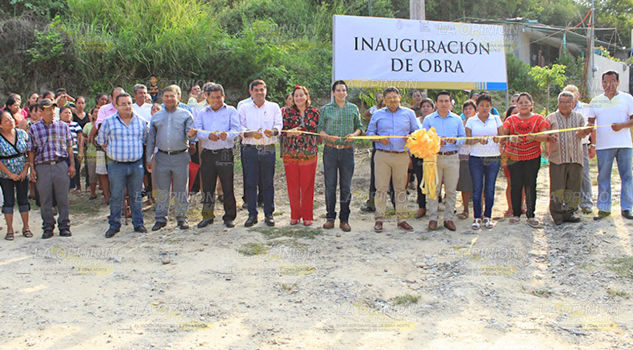 Alcalde entrega obra de ampliación eléctrica, llega el desarrollo a la colonia Las Huastecas