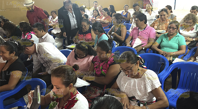 Padres vigilarán manejo de recursos en escuelas