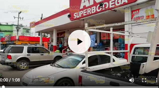 Asaltan superbodega Aká