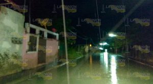 Amanecen inundados en Tuxpan Amanecen inundados en Tuxpan