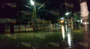Amanecen inundados en Tuxpan Amanecen inundados en Tuxpan