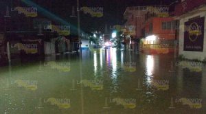 Amanecen inundados en Tuxpan Amanecen inundados en Tuxpan