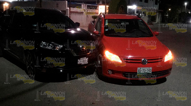 Colisionan camionetas particulares en la Chapultepec