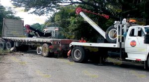 Cierran la carretera federal Tuxpan-Tampico en Cerro Azul Cierran la carretera federal Tuxpan-Tampico en Cerro Azul