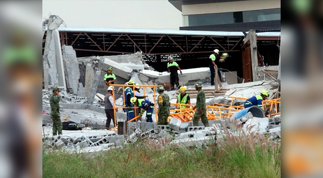 Mueren 5 en derrumbe de obra en Monterrey