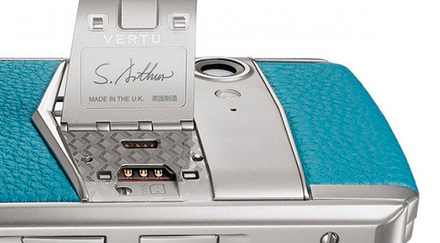 Vertu ha vuelto a la vida de la mano de Android, y su modelo más barato te costará 3.600 euros