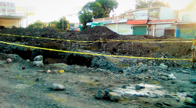 Exaspera a vecinos la lentitud de reparación del drenaje en Naranjos Exaspera a vecinos la lentitud de reparación del drenaje en Naranjos