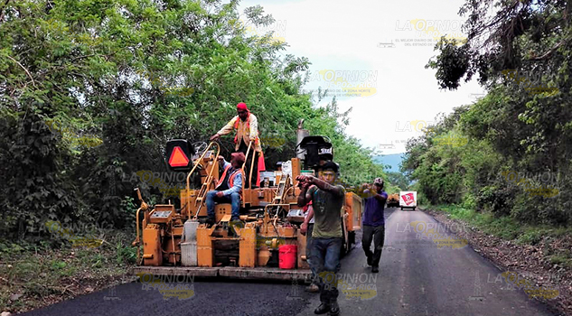 Exigen acelerar obra carretera en la Sierra de Otontepec Exigen acelerar obra carretera Sierra Otontepec