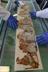 Expertos realizan capsula para preservar códice maya Expertos Realizan Capsula Para Preservar Códice Maya