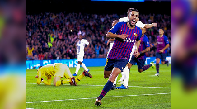 Barcelona resuelve sin Messi; líder solitario