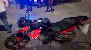 Motocilista temerario se estampa contra taxi en Tuxpan