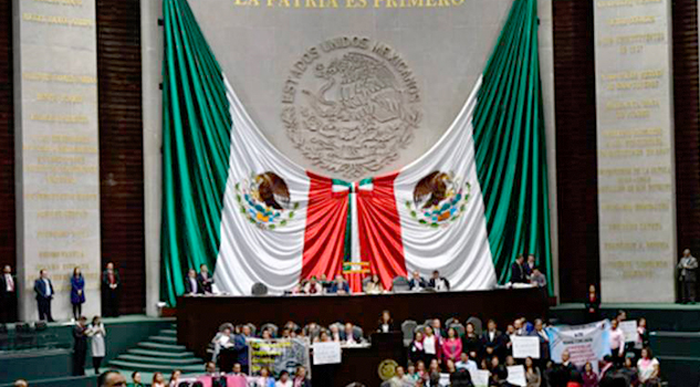 Diputados protestan contra Reforma Educativa; Otto Granados dice que no es suya