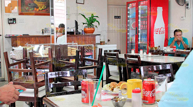 Restauranteros no la ven llegar, mantienen bajas ventas