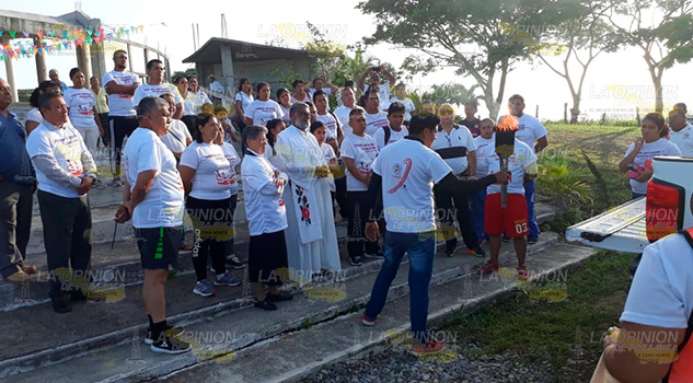 Recorren 80 kilómetros impulsados por la fe Recorren 80 kilómetros impulsados por la fe