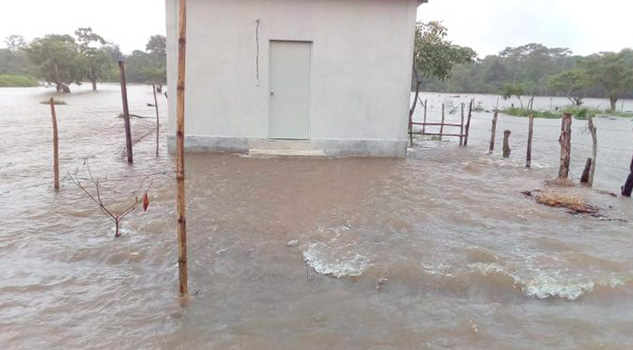 Río Coatzacoalcos en aumento; podría desbordarse Río Coatzacoalcos en aumento; podría desbordarse